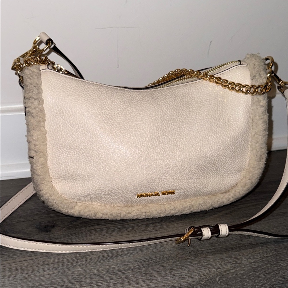 Michael Kors Carmela MD Leather Shearling Pouchette Crossbody Bag(Natural Multi)